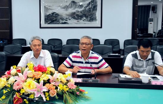 3潘高壽董事長(zhǎng)、總經(jīng)理?xiàng)顤|升分享交流.jpg