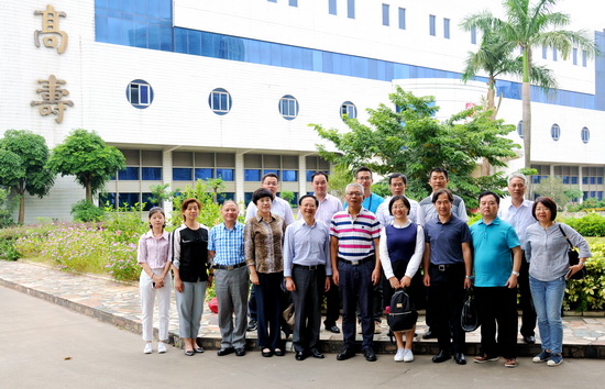 7專家領(lǐng)導(dǎo)合影留念.jpg